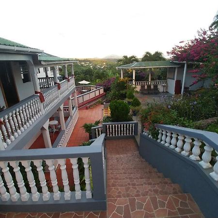 Classique International In Dominica Marigot Buitenkant foto