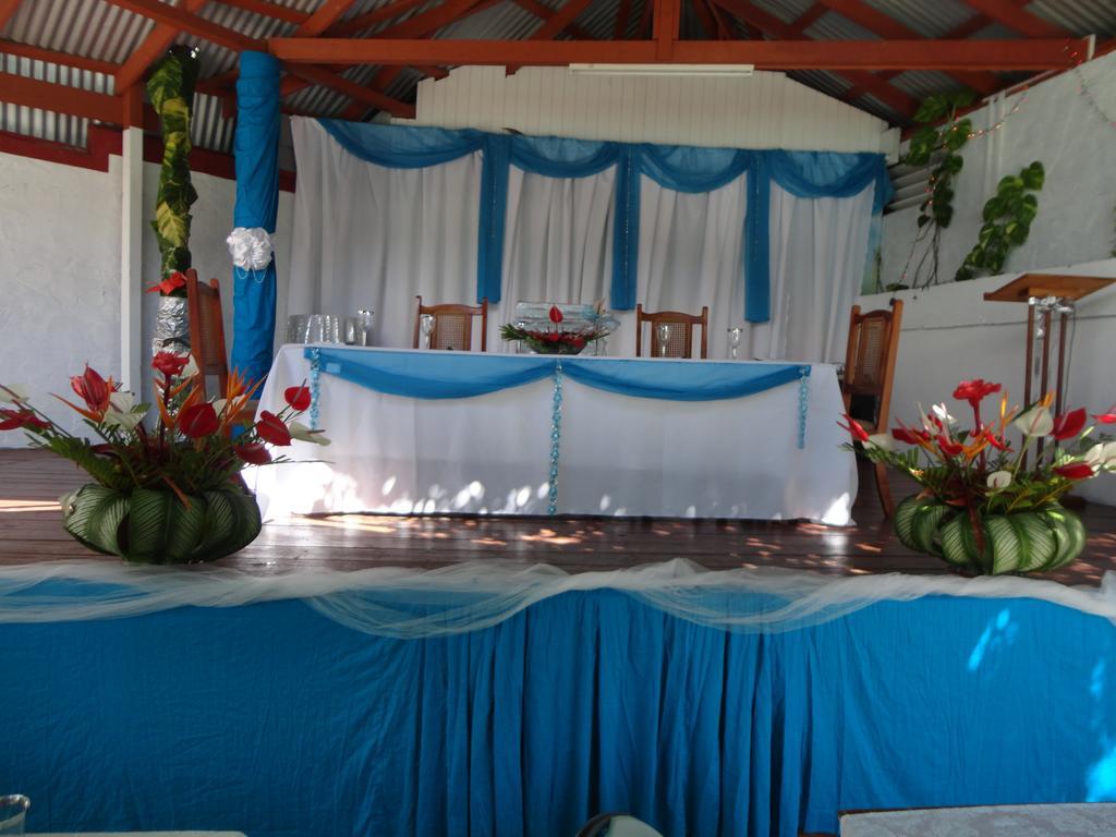 Classique International In Dominica Marigot Buitenkant foto