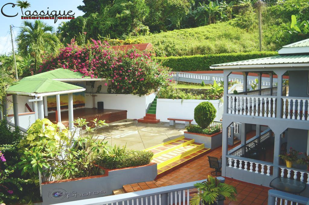 Classique International In Dominica Marigot Buitenkant foto