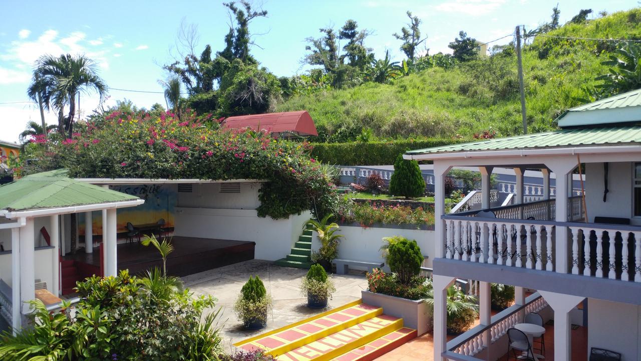 Classique International In Dominica Marigot Buitenkant foto